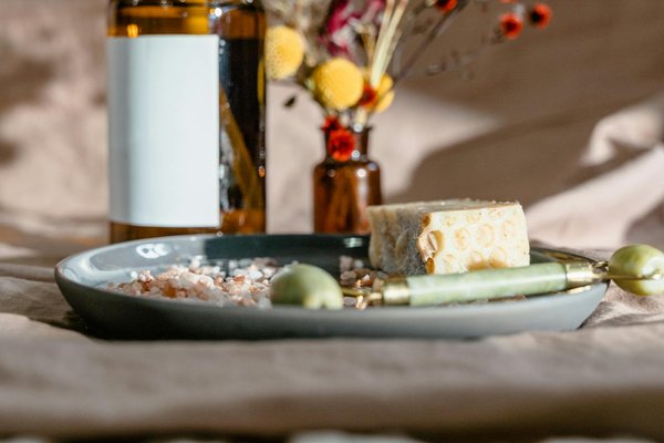 What Are the Latest Skirt Trends for Professional Women in the UK?