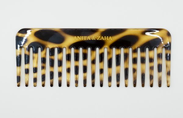 How a detangling comb from ANITA & ZAHA quietly redefines what a cellulose acetate comb can be