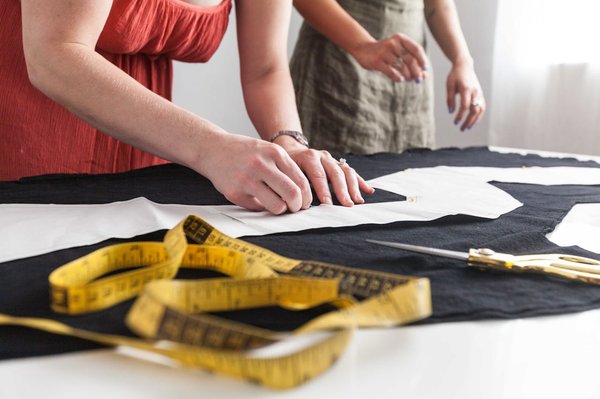 Which Fashion Schools in the UK Offer Workshops on Sustainable Design?